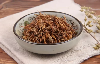 dry gentiana scabra root in a bowl, китайска медицина, skin benefits raw material